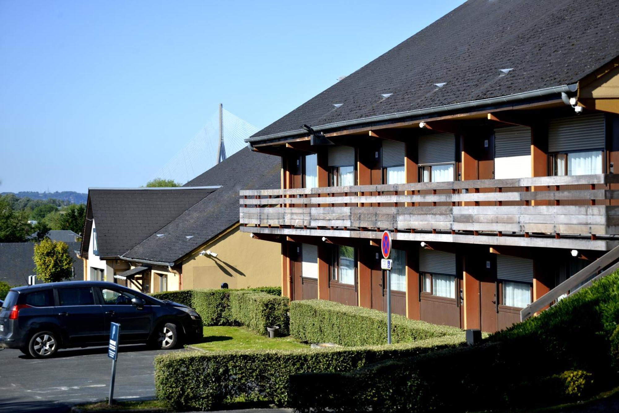 Kyriad Honfleur - La Riviere Saint Sauveur Exterior photo